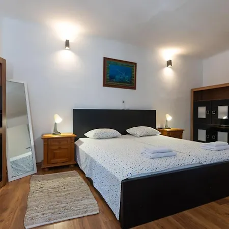 House Antonia By Guide Villa