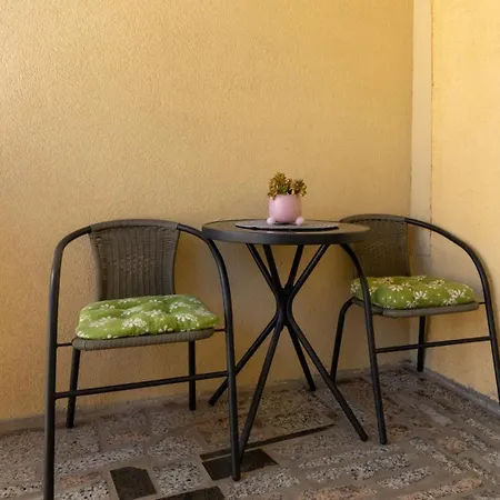 House Antonia By Guide Villa